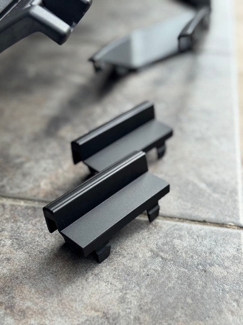 デリカd5 フロントグリル　ロアバンパー　ラプターライナー塗装　塗装後未使用