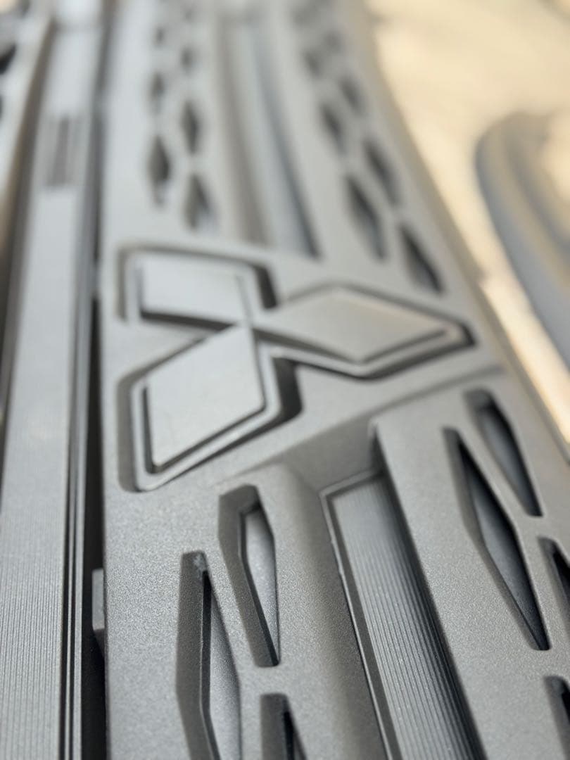 デリカd5 フロントグリル　ロアバンパー　ラプターライナー塗装　塗装後未使用