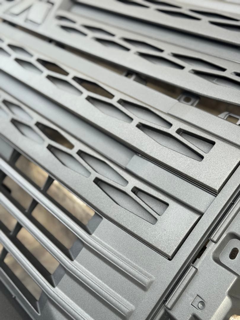 デリカd5 フロントグリル　ロアバンパー　ラプターライナー塗装　塗装後未使用