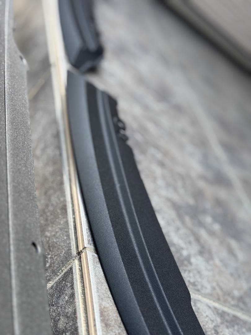 デリカd5 フロントグリル　ロアバンパー　ラプターライナー塗装　塗装後未使用