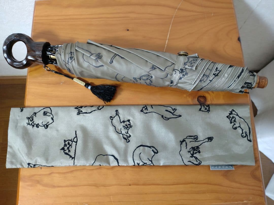 ★レア★イイダ傘店★猫 ししゅう 晴雨兼用 折りたたみ傘