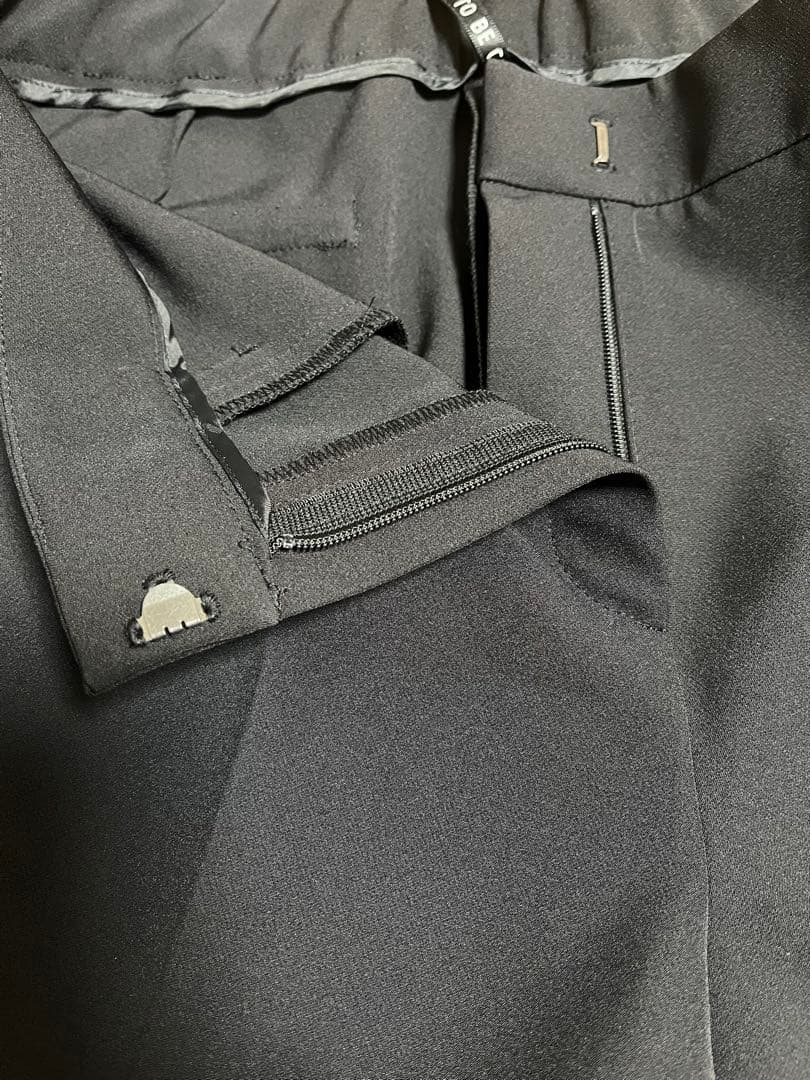 [新品]TO BE CHIC トゥービーシック ストレッチスリムパンツ 黒 42