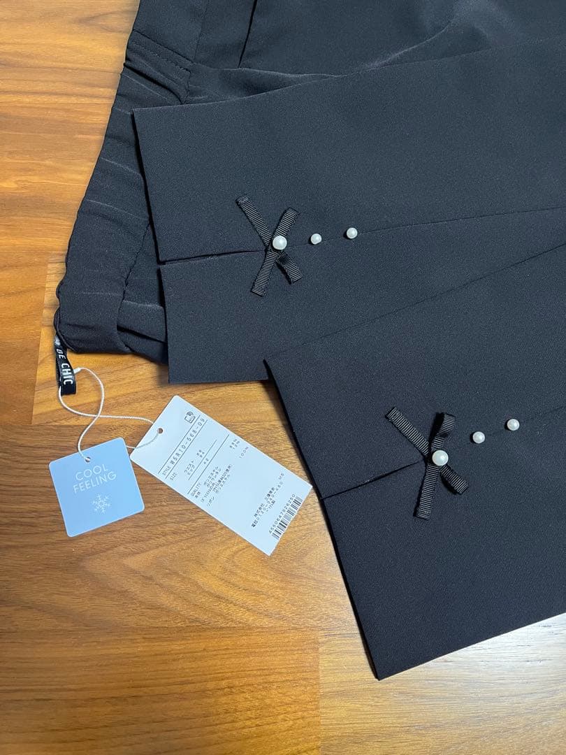 [新品]TO BE CHIC トゥービーシック ストレッチスリムパンツ 黒 42