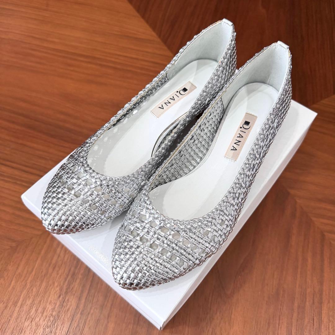 試着のみ DIANA 編み上げポインテッドトゥフラットパンプス シルバー23cm