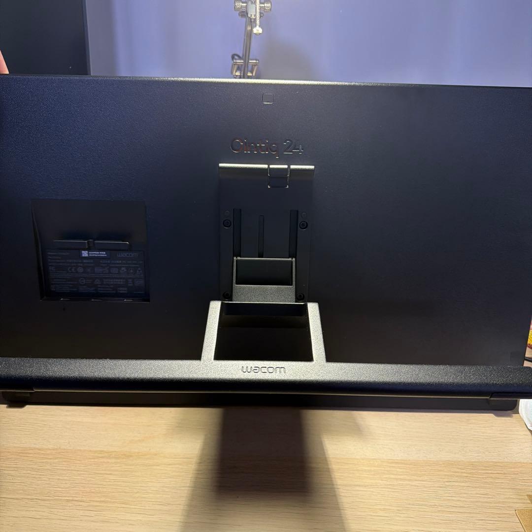 ディスプレイ・モニター本体 Wacom Cintiq 24 TDTK246K4C