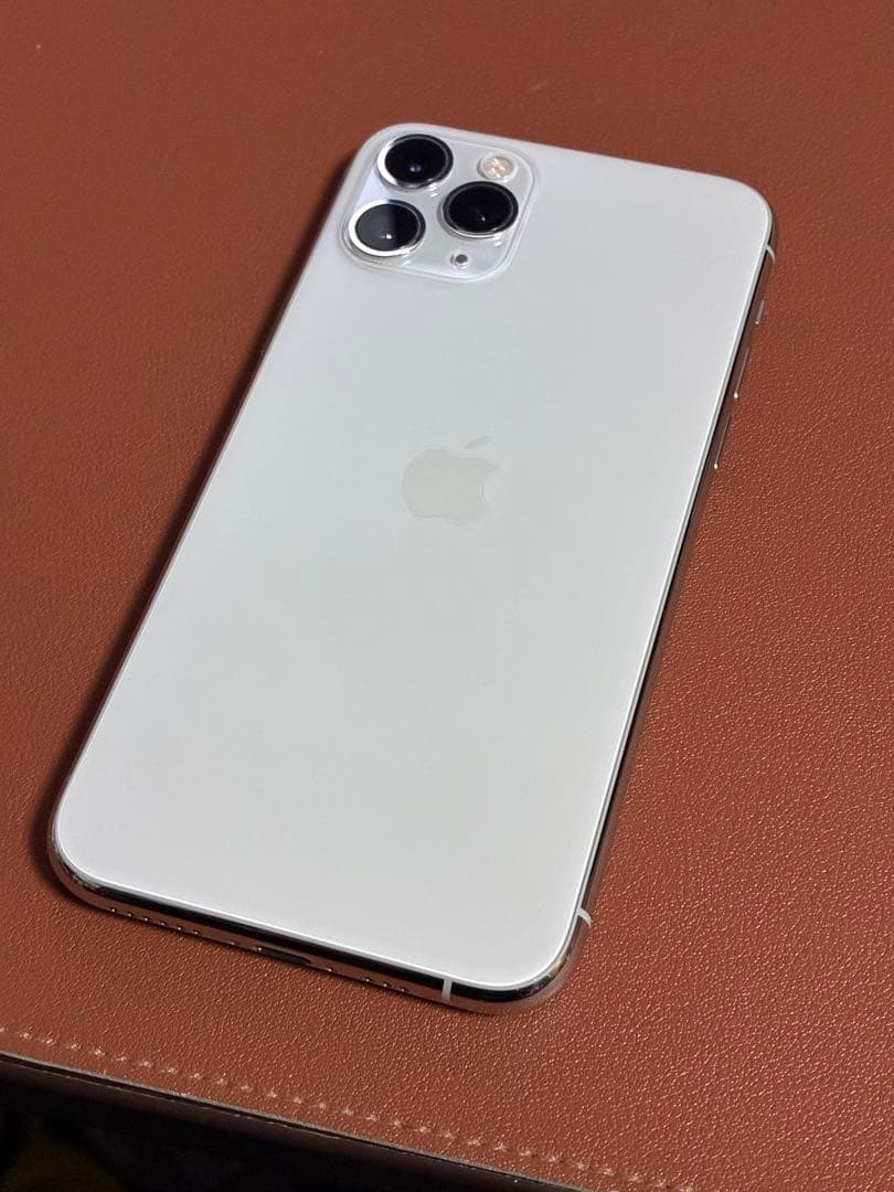iPhone 11 Pro 256GB シルバー　バッテリー90%