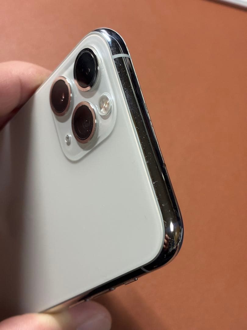 iPhone 11 Pro 256GB シルバー　バッテリー90%