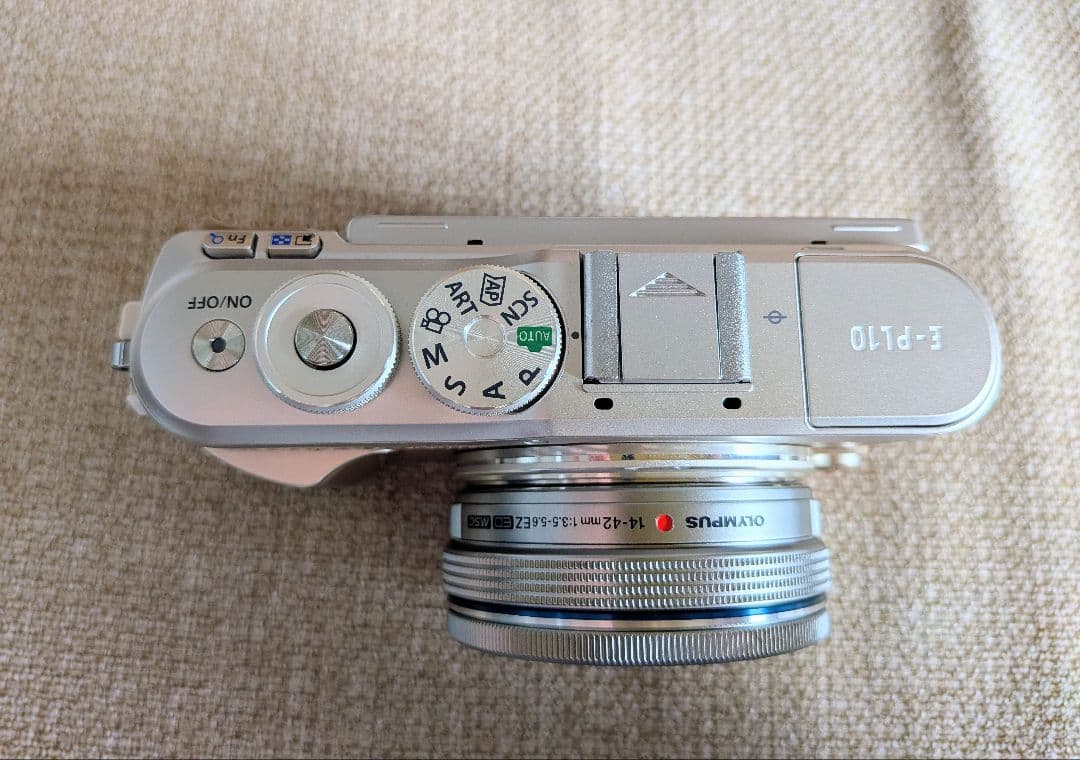 OLIMPUS PEN E-PL10（ブラウン）