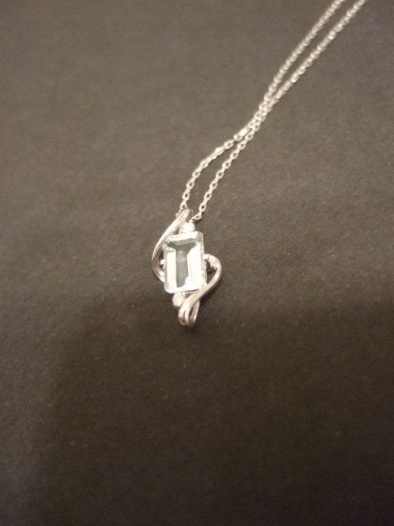 ベリテ？　ネックレス　K10WG 水晶？　クォーツ？