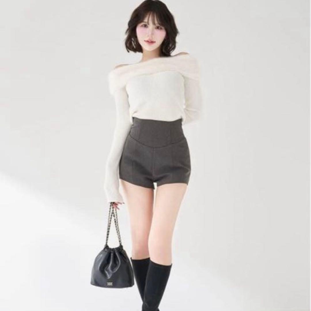 【新品未使用タグ付】美シルエットショートパンツ　グレー　FLサイズ