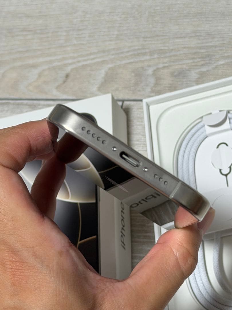 iPhone 16 Pro 128GB ナチュラルチタニウム Sim free