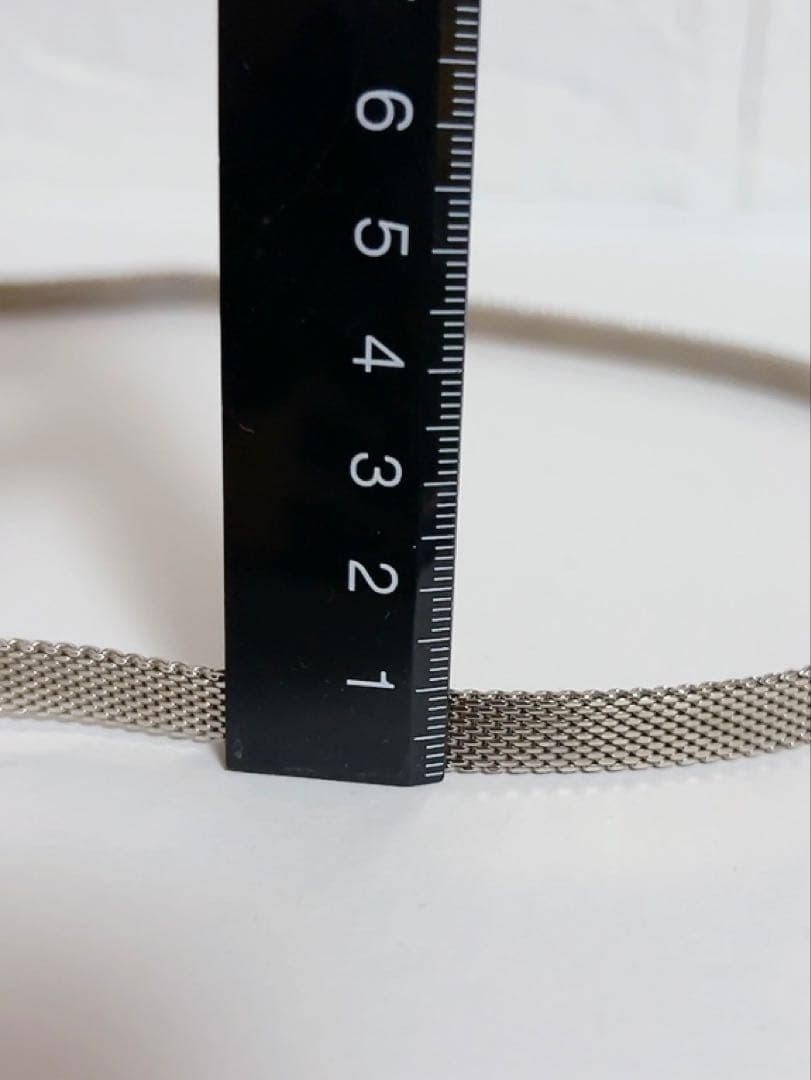 グッチ　GUCCI ベルト　シルバー　ロゴメタル 細み