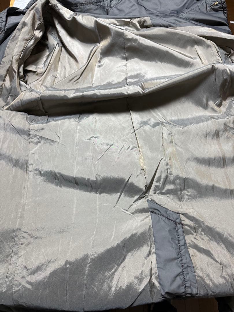 美品　イッセイミヤケ　ナイロンコート　カーキ