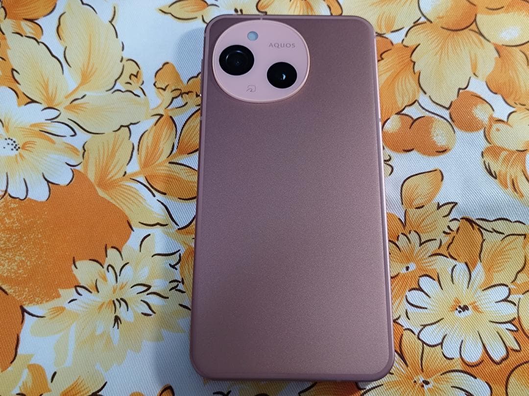 極美品 SHARP AQUOS sense9 コーラル SIMフリー　おまけ多