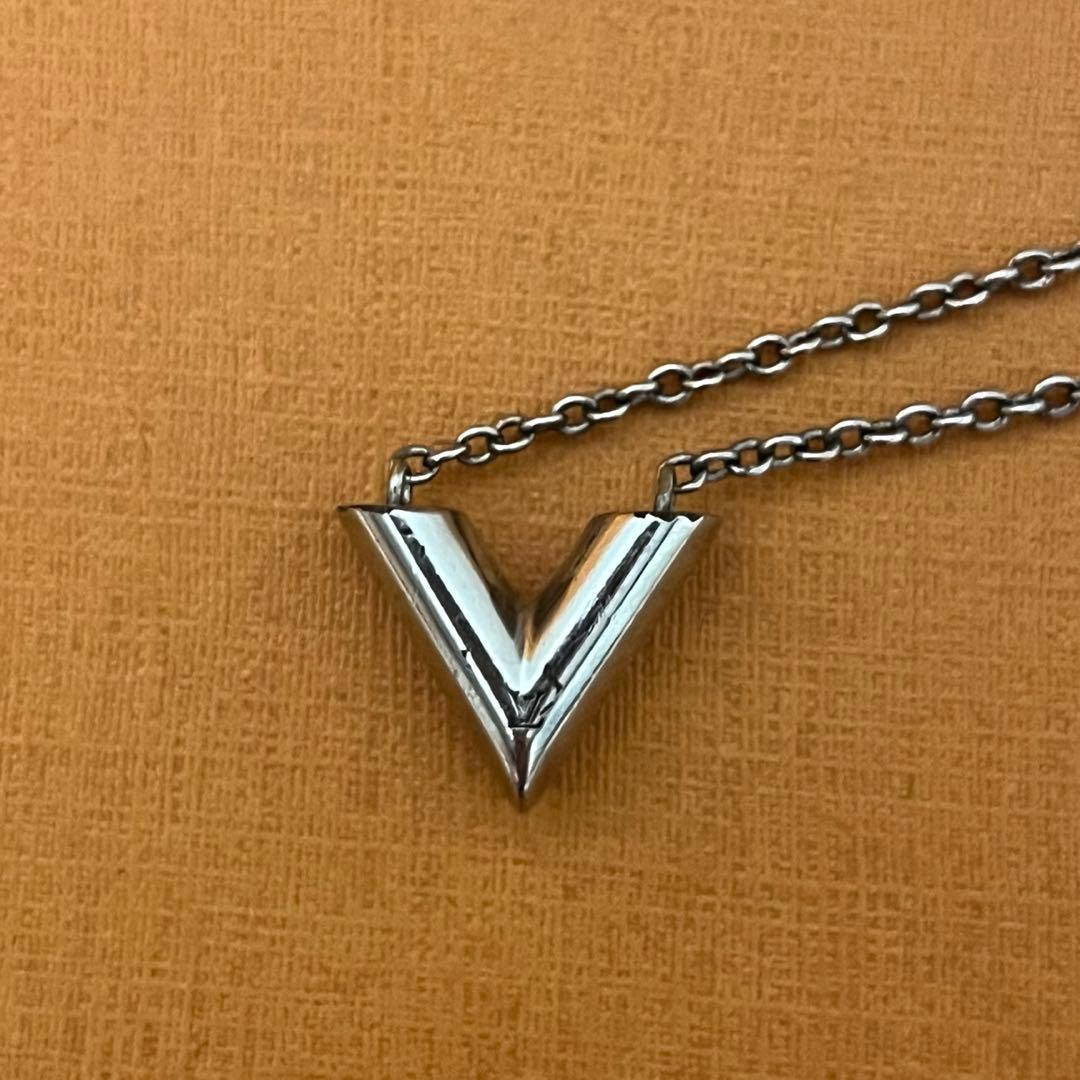 Louis Vuitton V字型ネックレス M63197