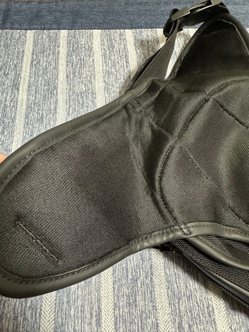 クシタニ　レッグバッグ　ブラックアウト