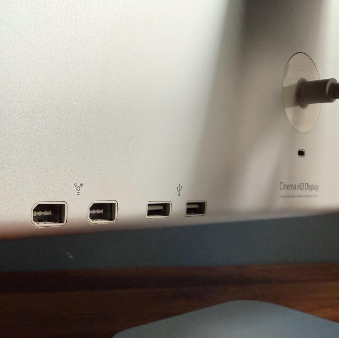 Apple Cinema Display 23インチ USB-C変換付き