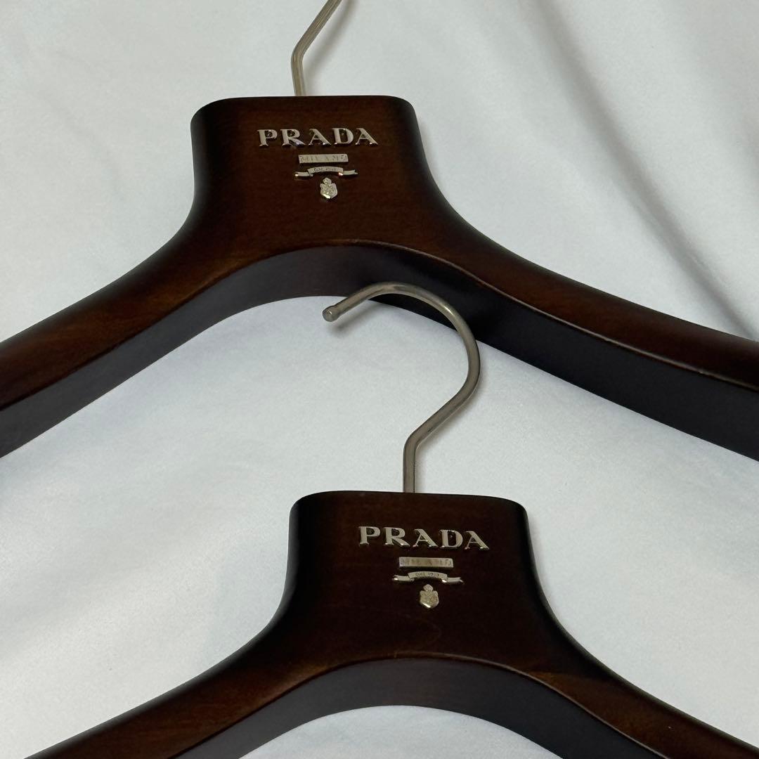 PRADA プラダ コートハンガー 非売品 木製ハンガー　2本