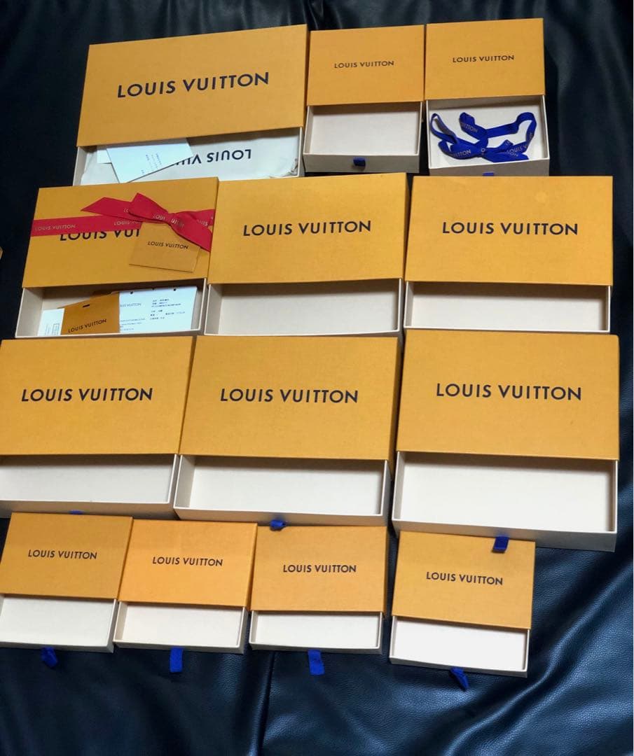 最終価格　ルイヴィトン　財布空箱、小物空箱、保存袋、リボン等　32