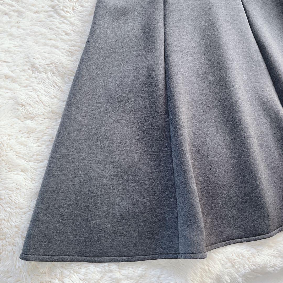 ボーダーズアットバルコニー　肩パール　ラウンドミディワンピース　グレー　36