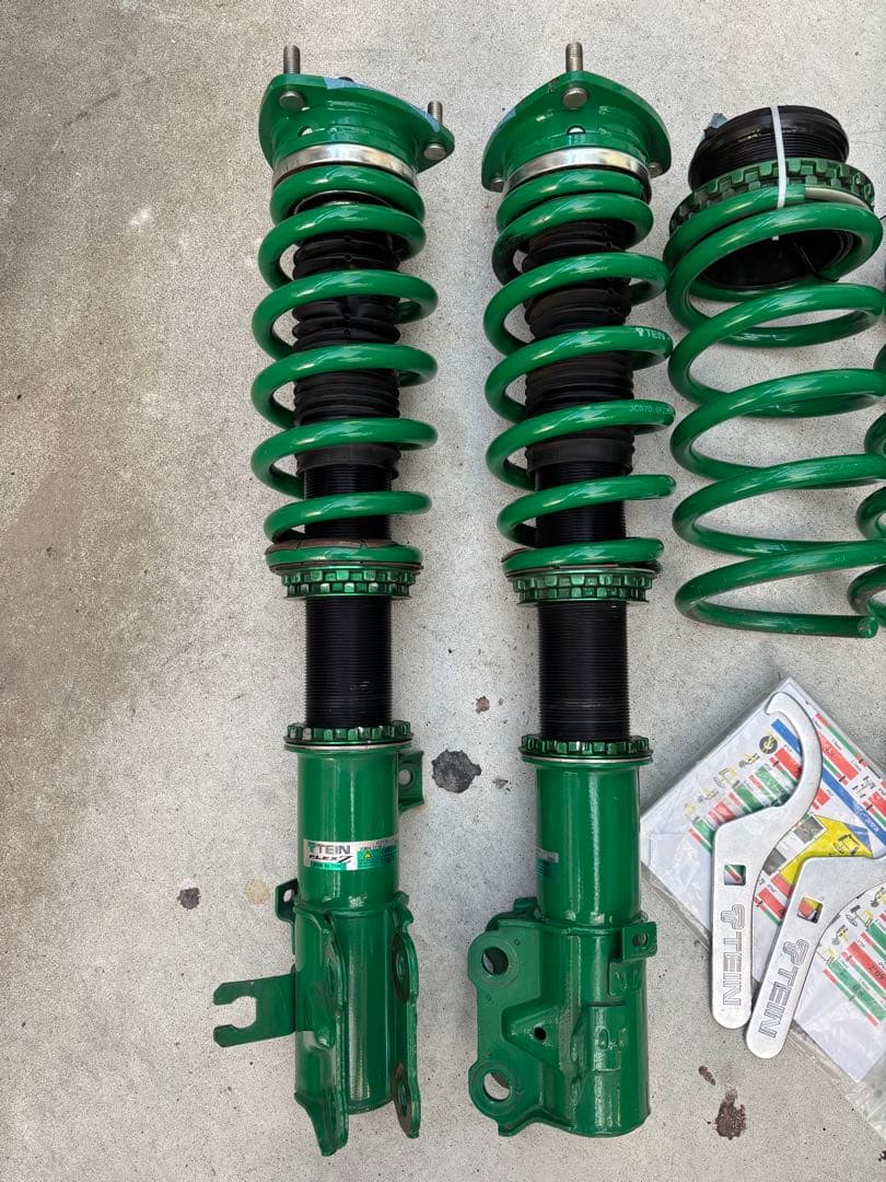 CX8 2WD テインフレックス？ 車高調