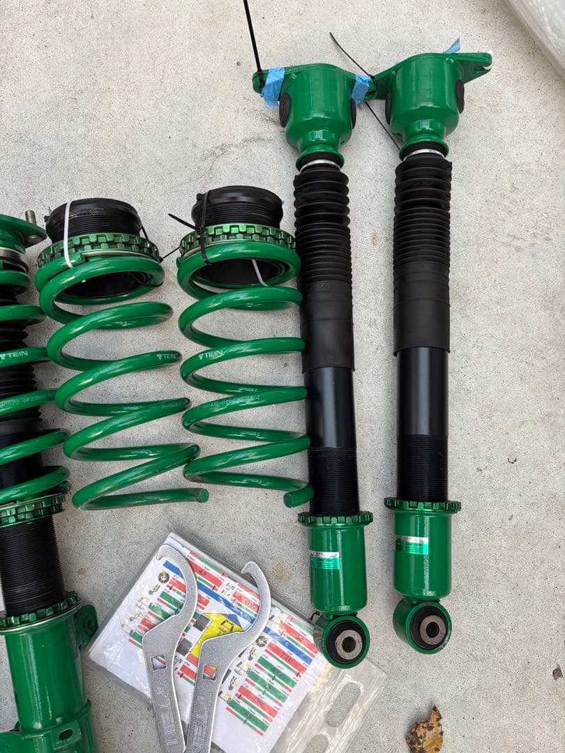 CX8 2WD テインフレックス？ 車高調