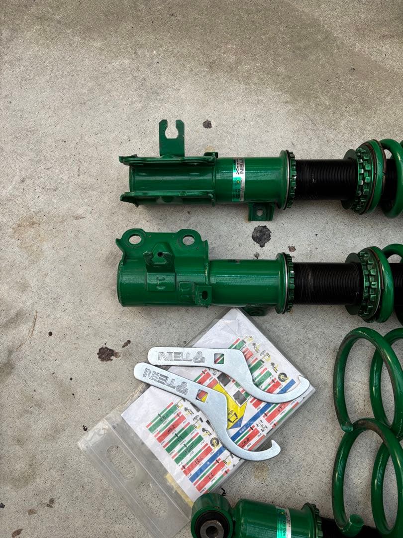 CX8 2WD テインフレックス？ 車高調