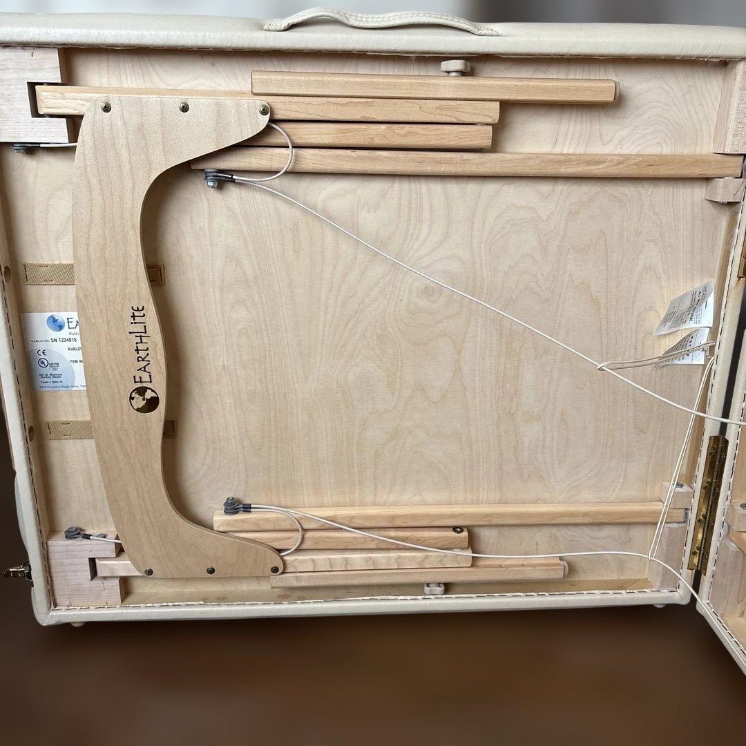 EARTHLITE社 折りたたみ施術用ベッド 米国製 エステ マッサージ