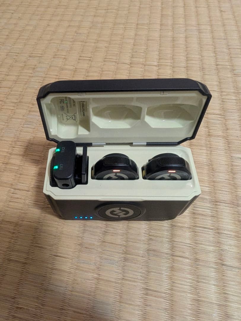 Hollyland Lark M2 ワイヤレスマイク　スマホ、カメラ用