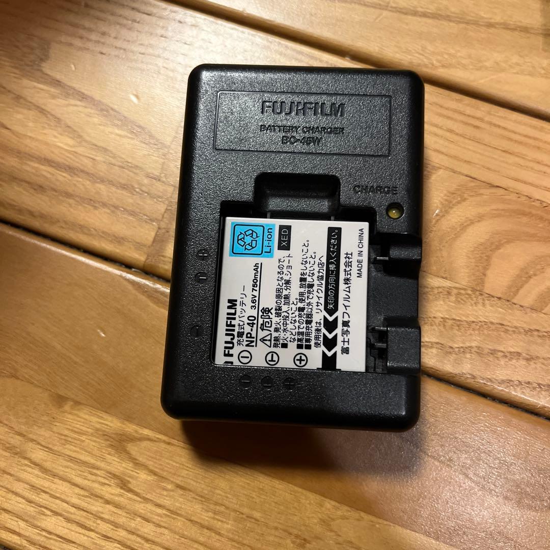 Fujifilm FinePix Z5 富士フィルム　充電器　XDカード128