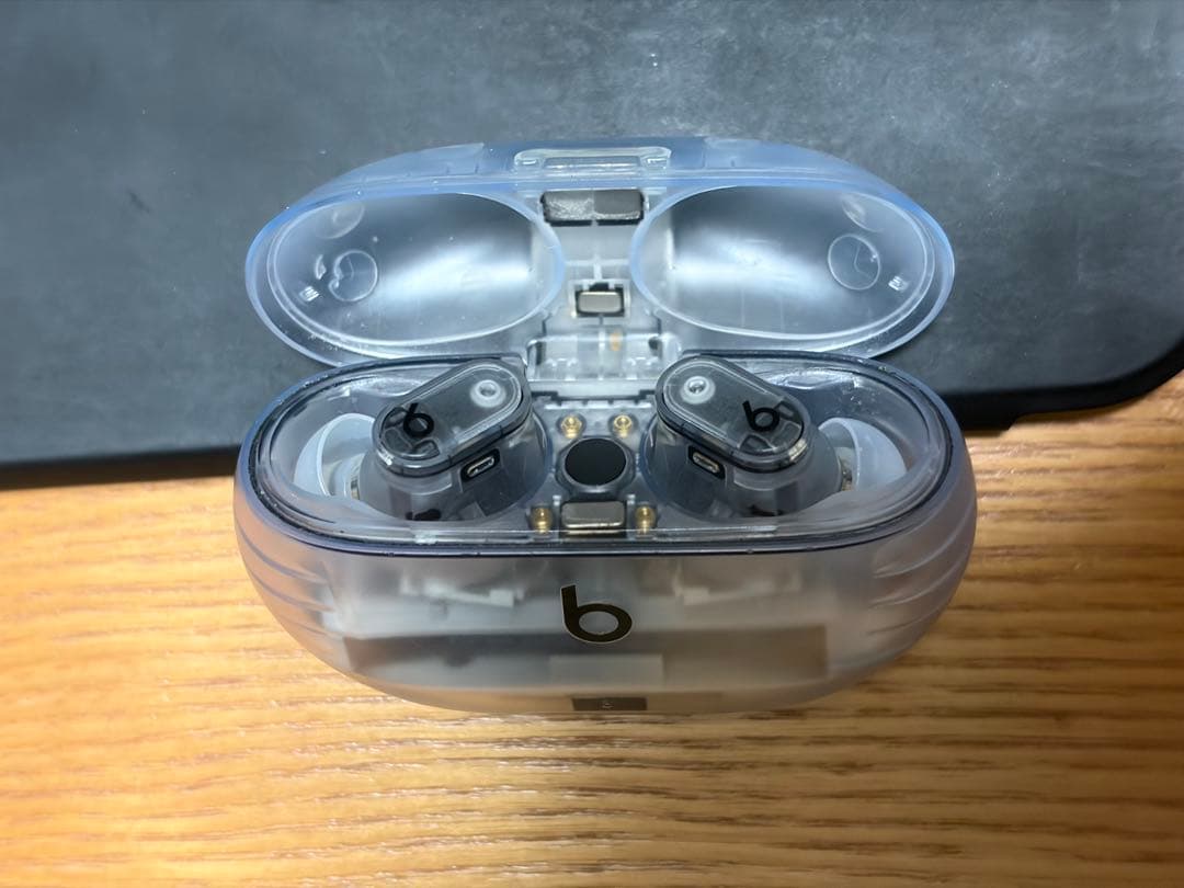 beats studio buds + 付属イヤーピース付き