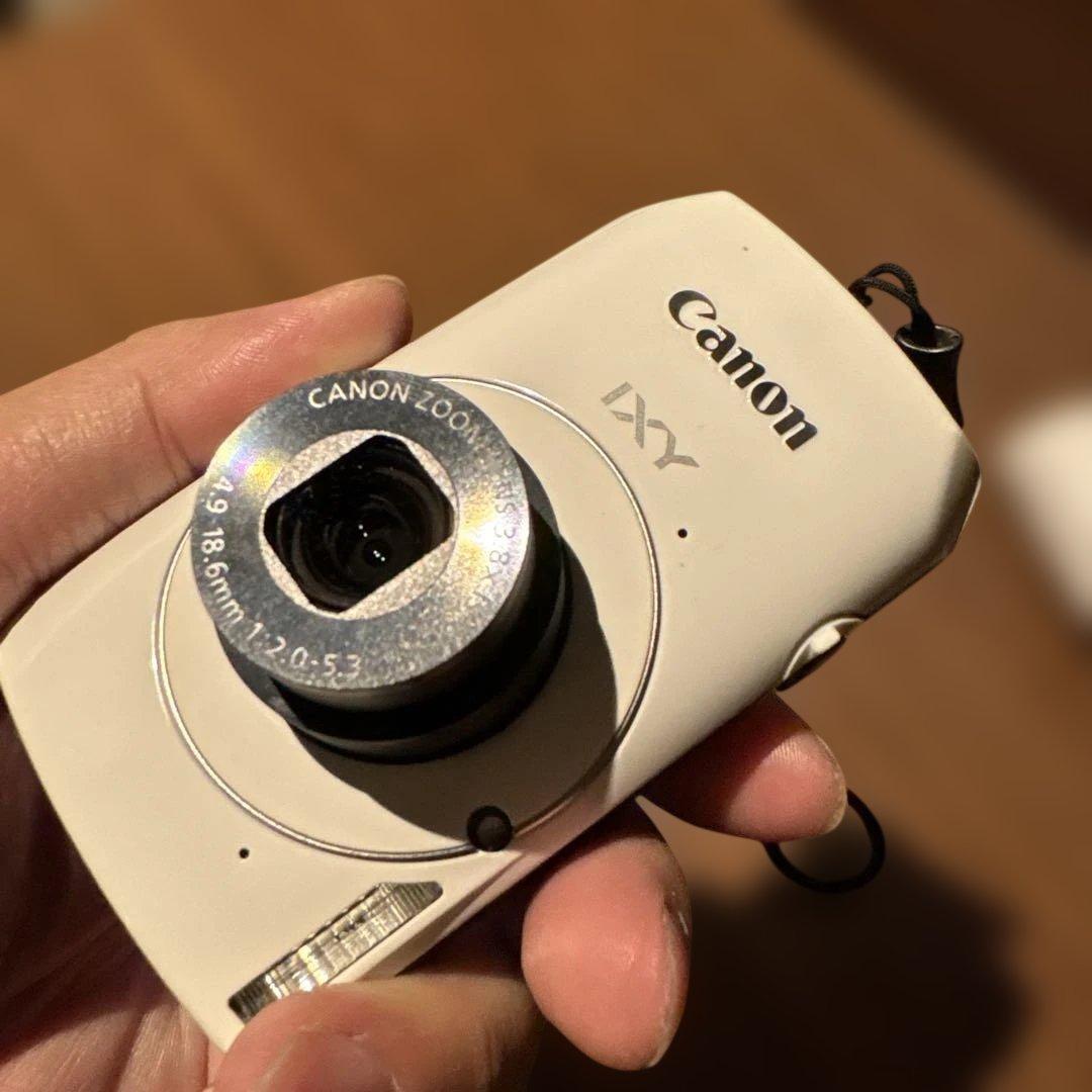 レア　Canon　デジタルカメラ　ixy 30s ホワイト