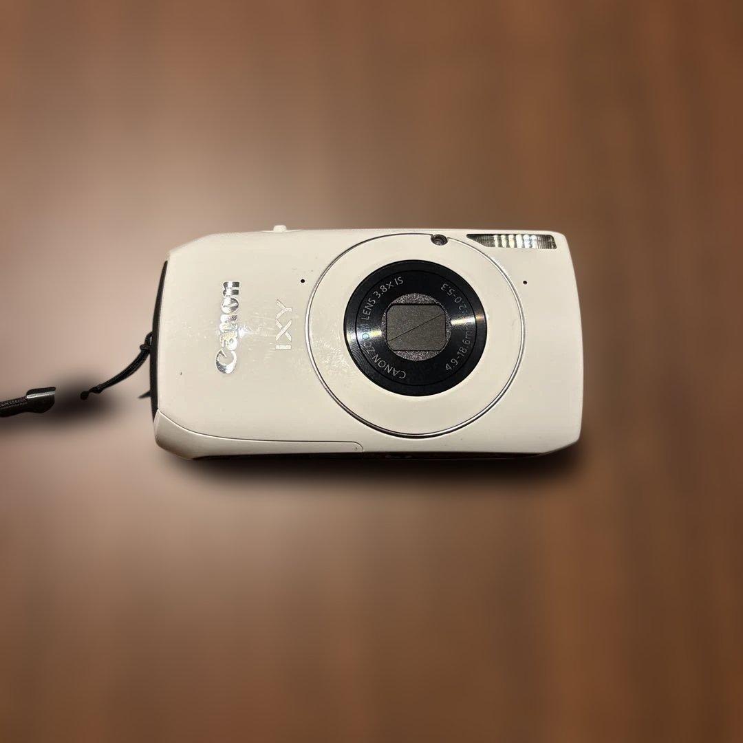 レア　Canon　デジタルカメラ　ixy 30s ホワイト