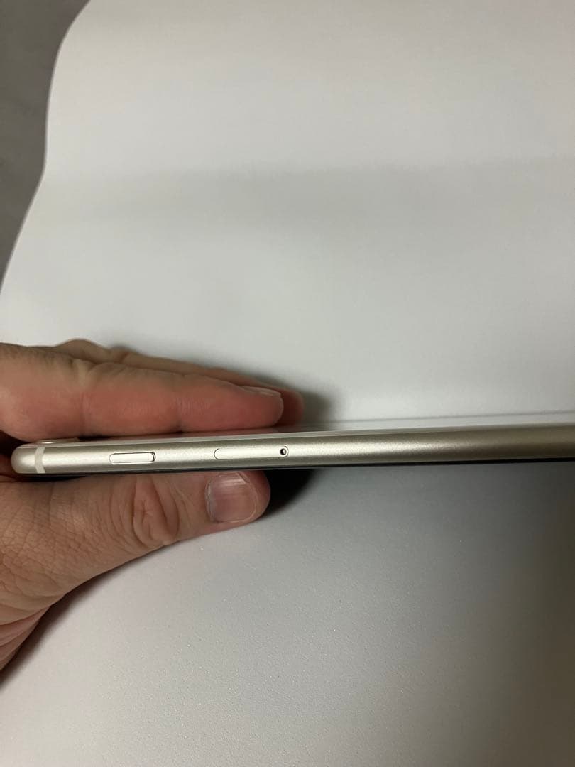 Apple iPhone SE 第3世代 バッテリー100% simフリー