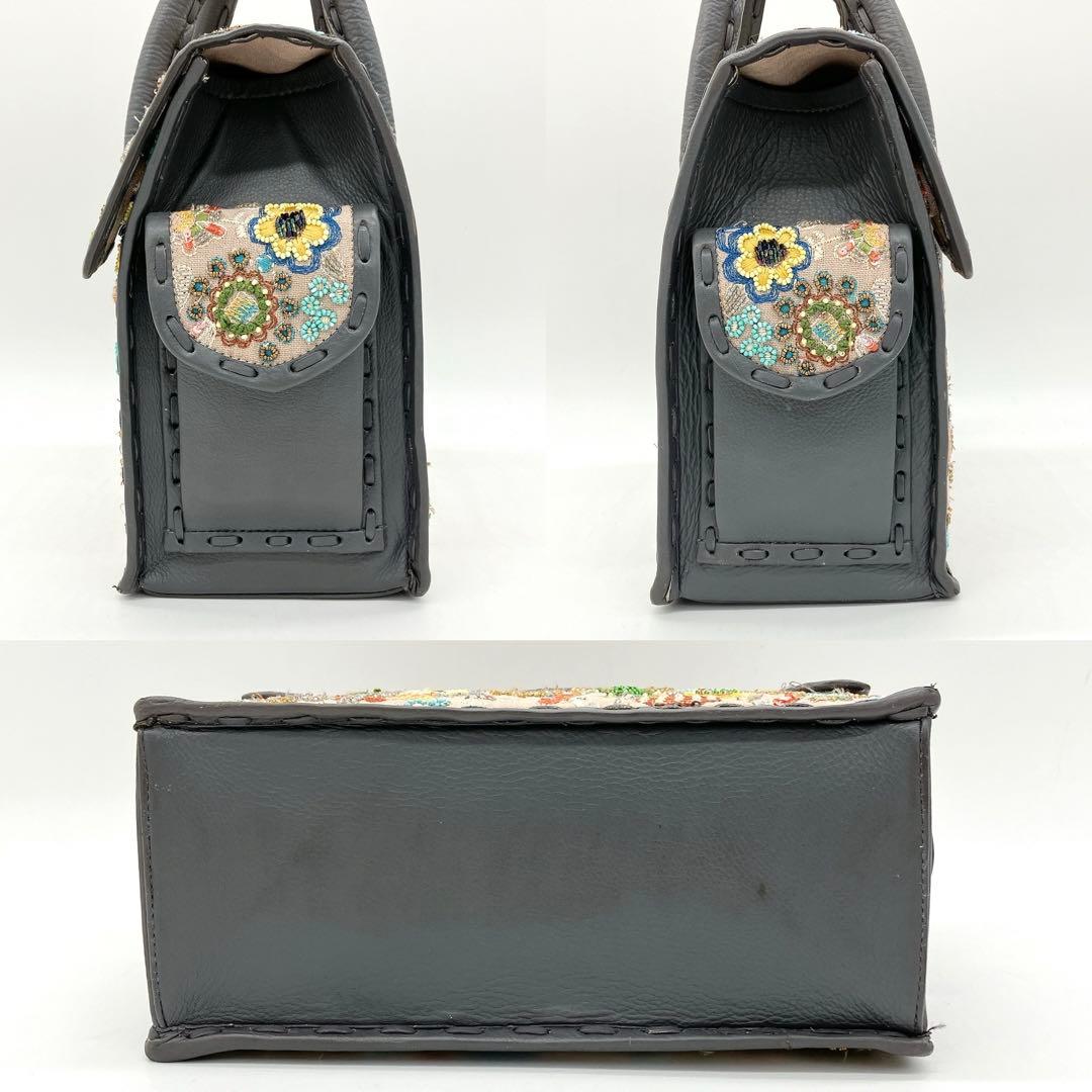 【GRACE CONTINENTAL】ハンドバッグ　カービングトライブス　刺繍.