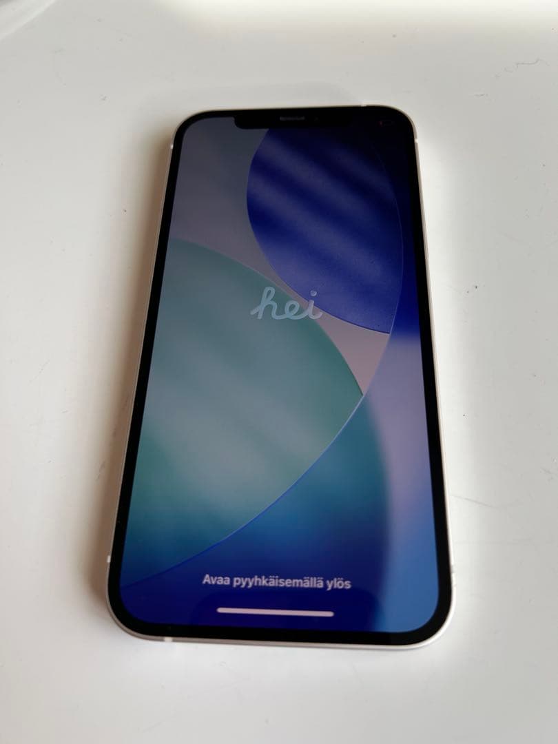 【緑】Apple iPhone 12 ホワイト 本体