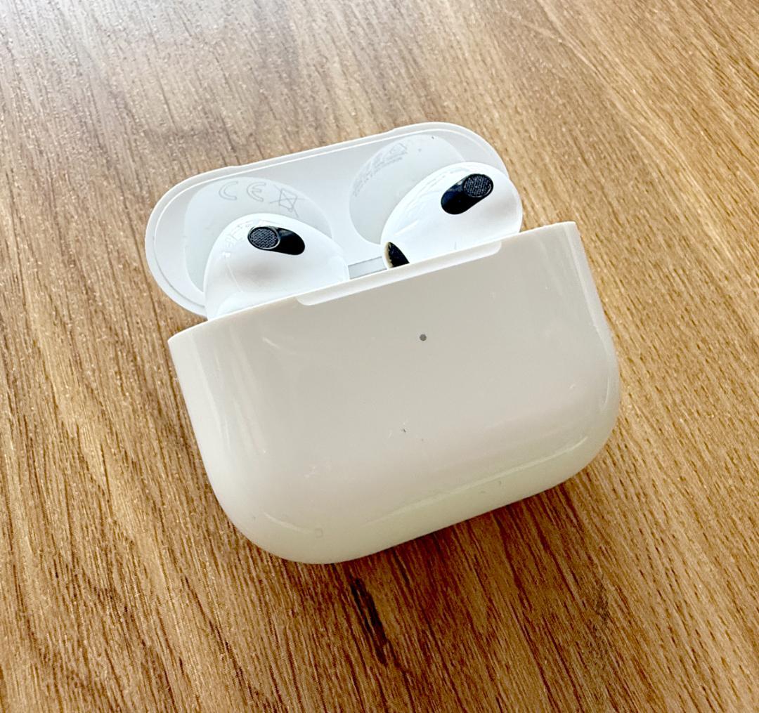 【箱有り】airpods(第3世代) 3rd generation 充電ケース付