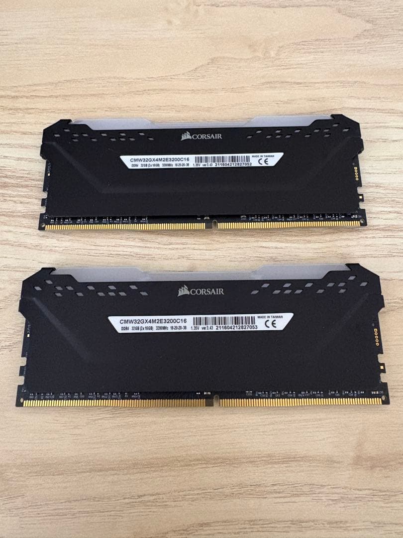 メモリー CORSAIR DDR4 3200MHz 32GB(2x16GB)