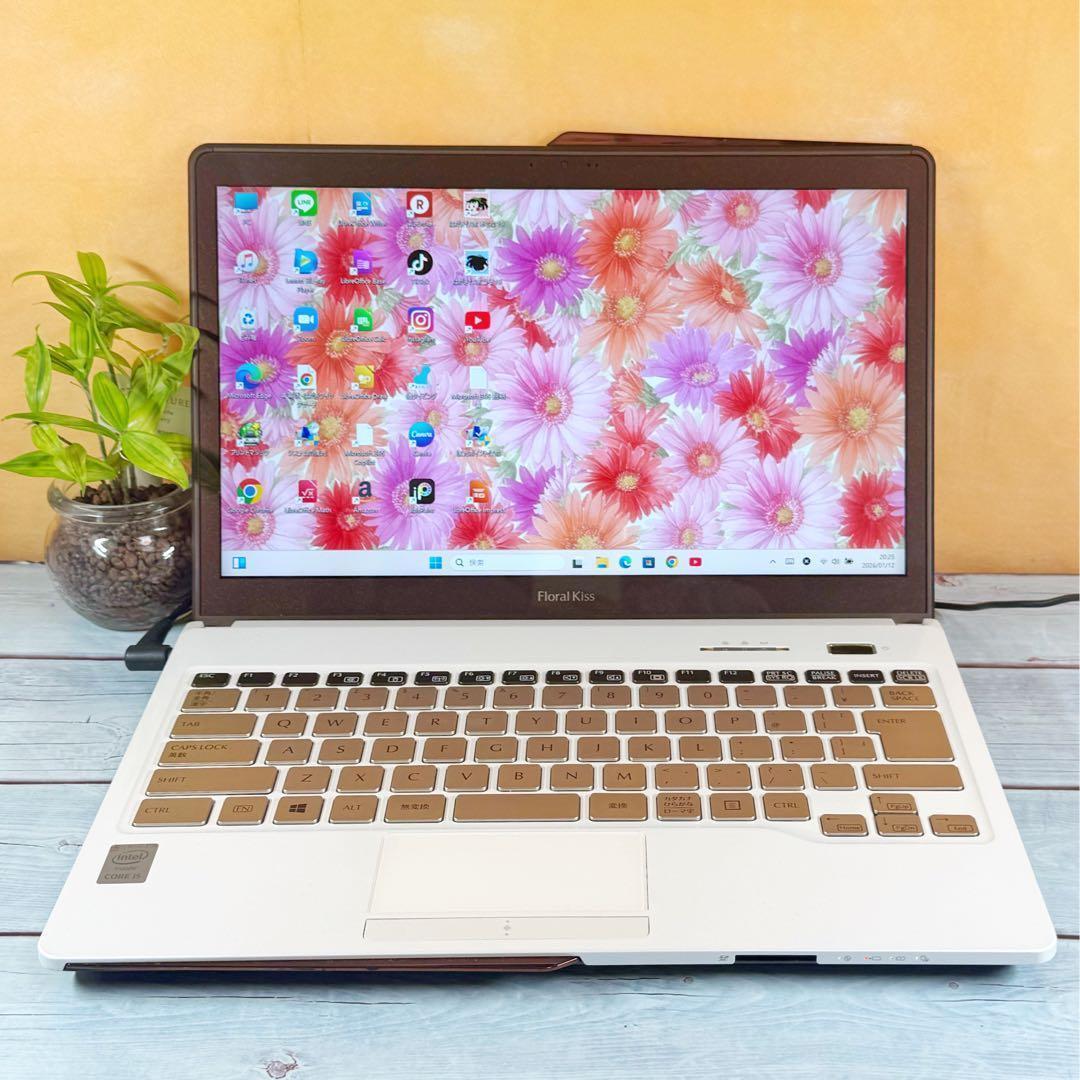 Floral Kiss❤️薄型コンパクトノートPC❤️Corei5❤️Win11
