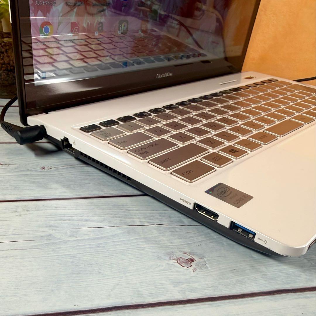 Floral Kiss❤️薄型コンパクトノートPC❤️Corei5❤️Win11