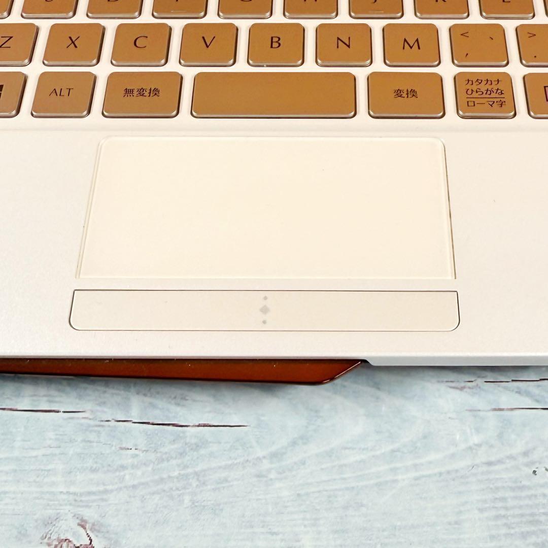 Floral Kiss❤️薄型コンパクトノートPC❤️Corei5❤️Win11