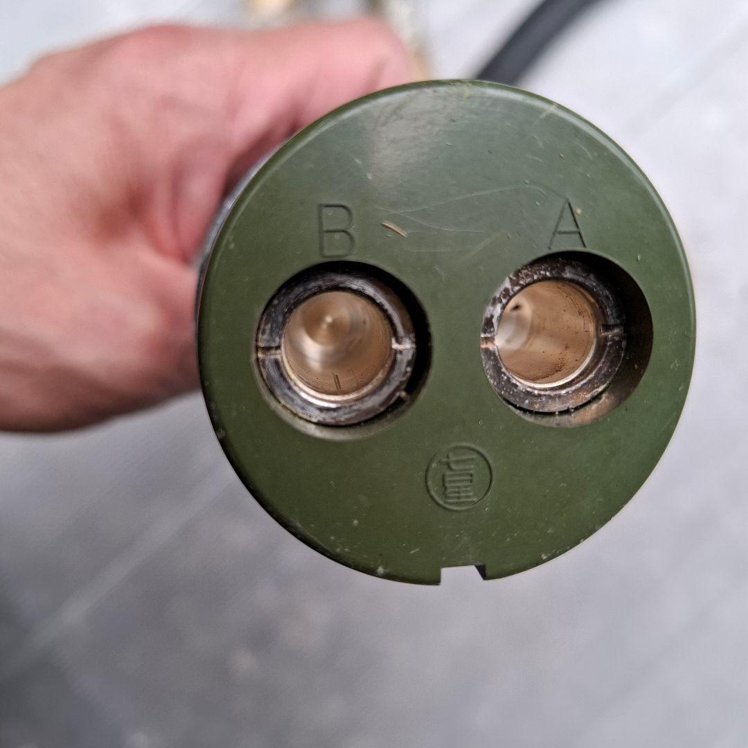 トレーラーのウイングの電源ケーブル3個セット