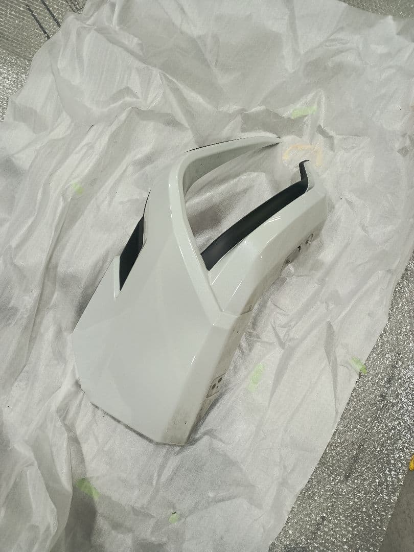 カローラクロス モデリスタ リアスパッツ　パールホワイト089