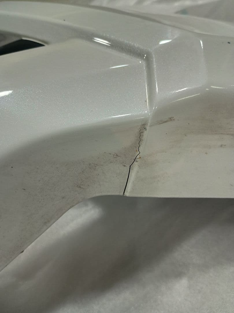 カローラクロス モデリスタ リアスパッツ　パールホワイト089