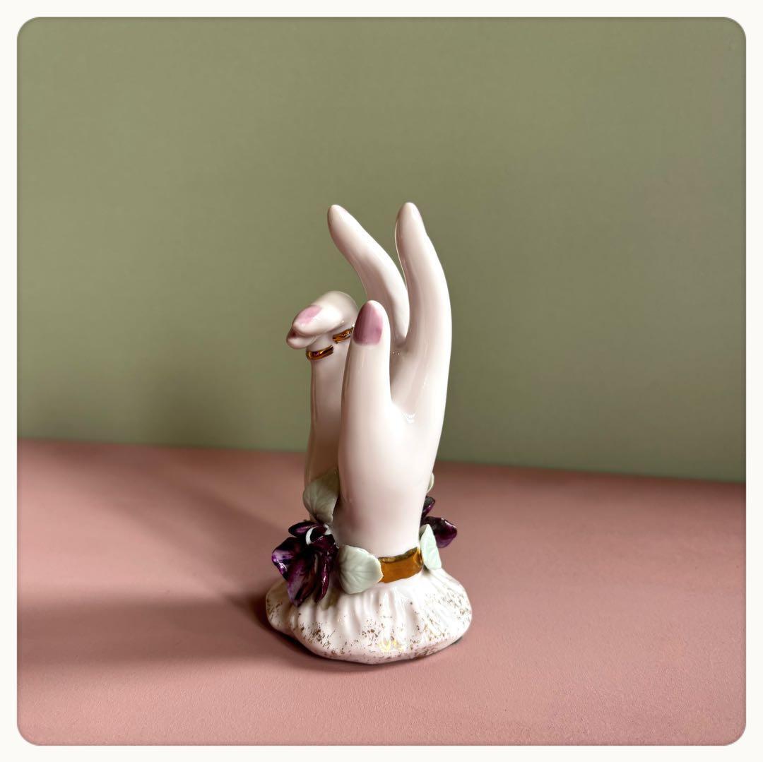 やもぬページ　ヴィンテージ　レフトン　ハンドモチーフ　リングホルダー