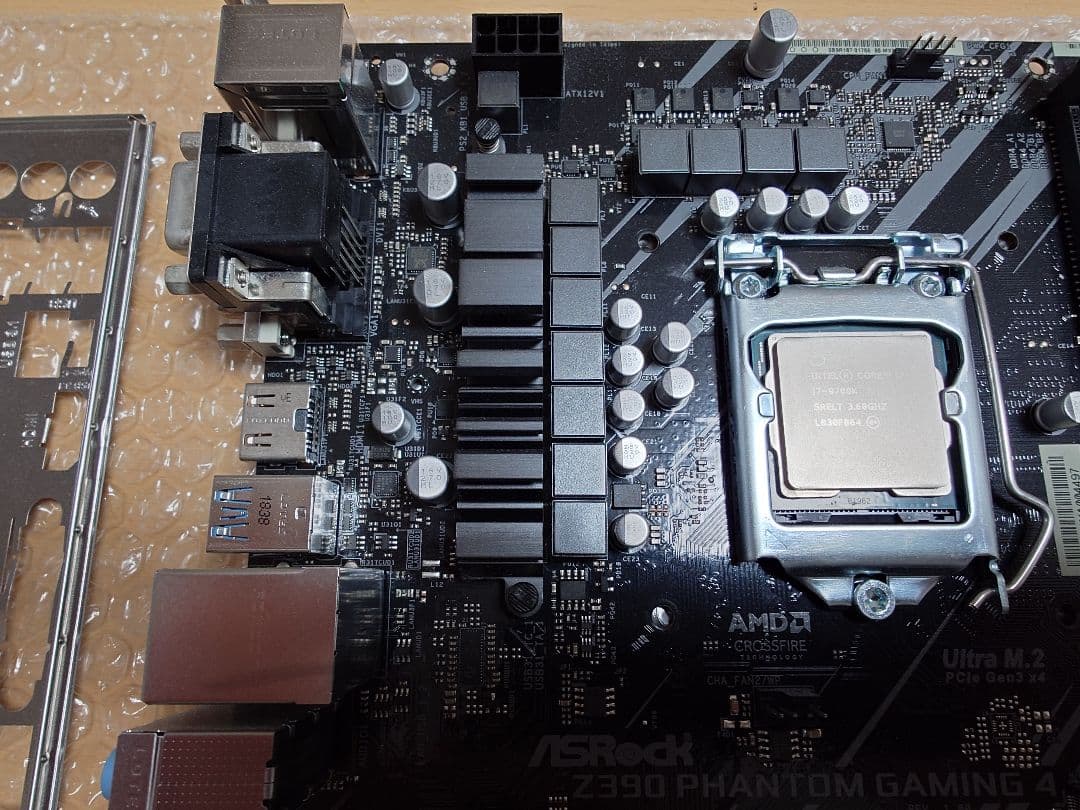 マザーボード ASRock Z390 PHANTOM GAMING4 + 9700K