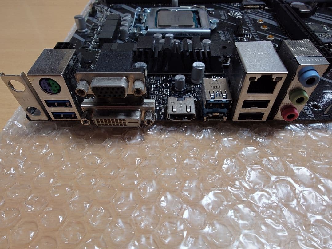 マザーボード ASRock Z390 PHANTOM GAMING4 + 9700K