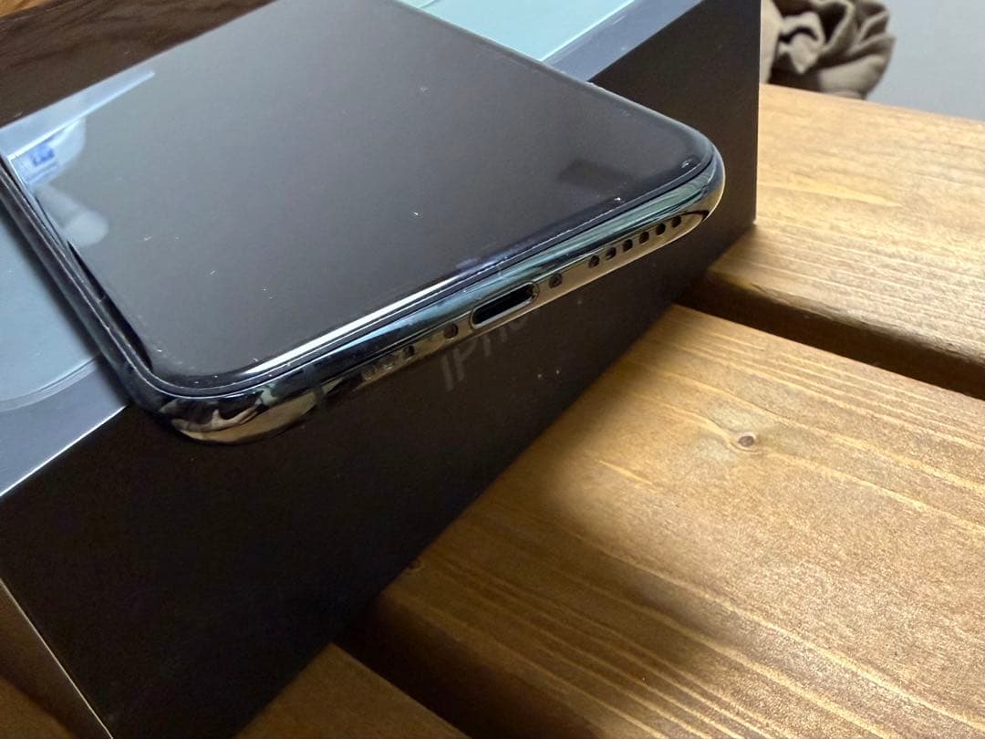 【Apple iPhone 11 Pro】ミッドナイトグリーン 64GB