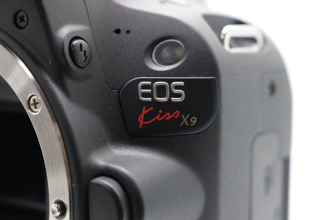 超美品ですが… 【Canon EOS Kiss X9 ダブルレンズセット】