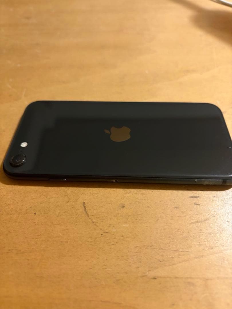 iPhone SE (第2世代) ブラック 本体